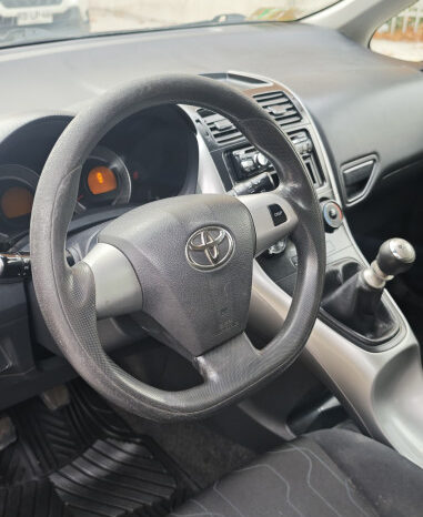 
								TOYOTA AURIS 1.6 2009 full									